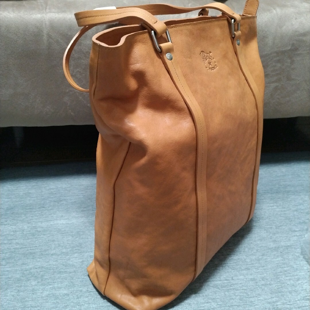 IL BISONTE(イルビゾンテ)の新品 イルビゾンテ 本革 レザー バッグ  トートバッグ ブラウン ヌメ メンズのバッグ(トートバッグ)の商品写真