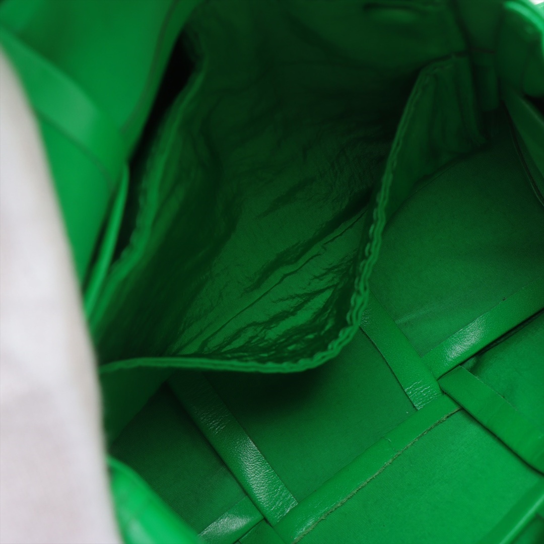Bottega Veneta(ボッテガヴェネタ)のボッテガヴェネタ キャンディ カセット レザー  グリーン レディース シ レディースのバッグ(ショルダーバッグ)の商品写真