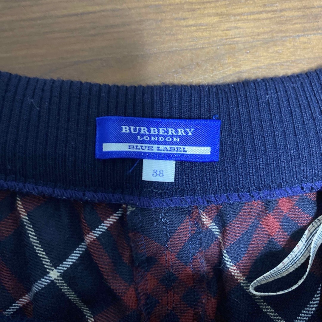 BURBERRY(バーバリー)のBURBERY    膝丈スカート レディースのスカート(ひざ丈スカート)の商品写真