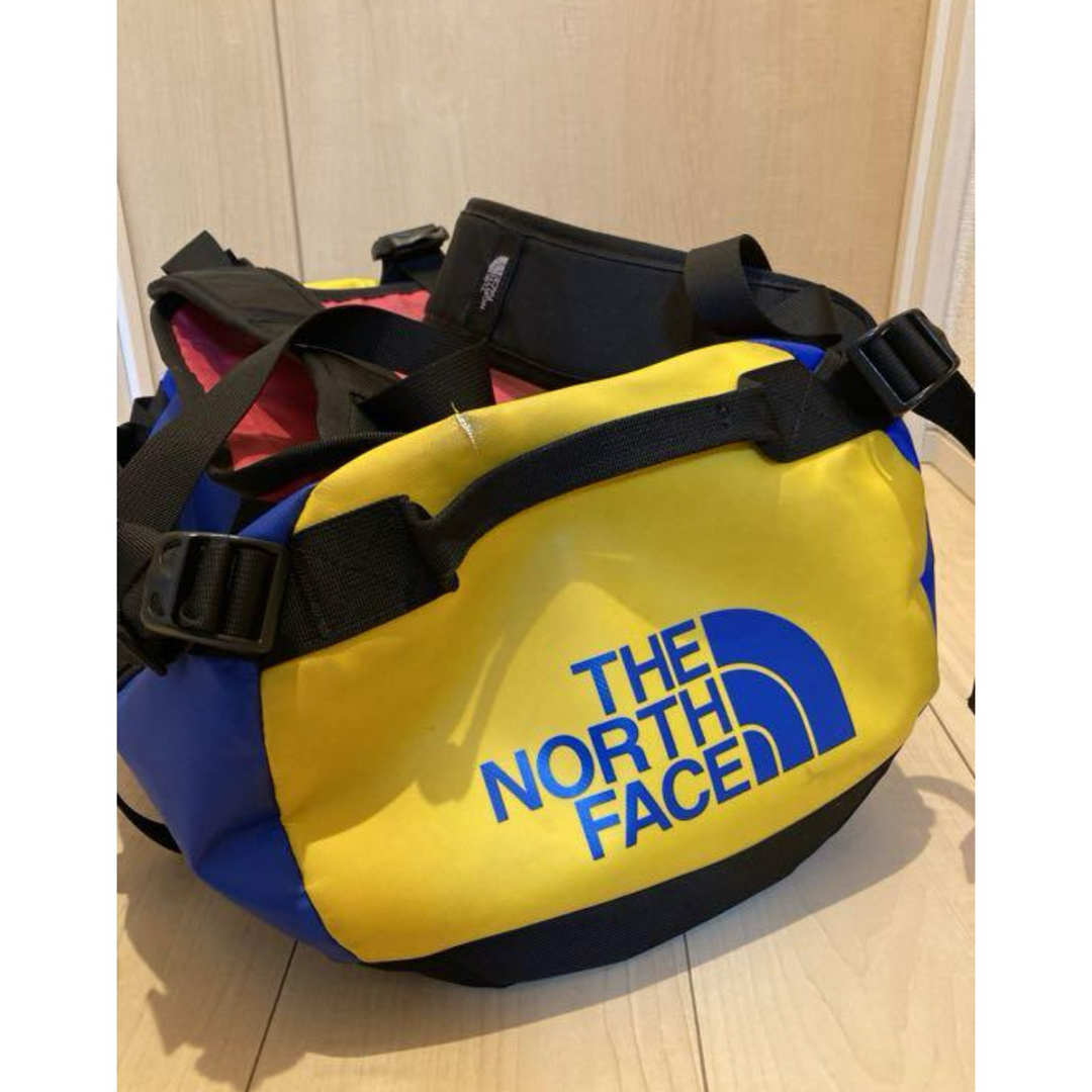 THE NORTH FACE(ザノースフェイス)のノースフェイス　リュック　ドラム型　3色カラフル（赤黄青）現在入手不可　廃盤品 メンズのバッグ(バッグパック/リュック)の商品写真