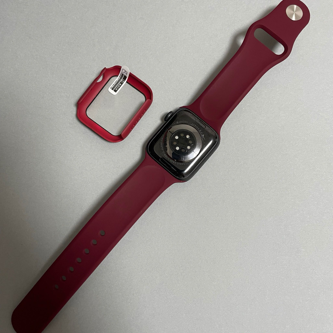 Apple Watch(アップルウォッチ)のAppleWatch アップルウォッチ バンド カバー S/M 44mm 深紅 メンズの時計(ラバーベルト)の商品写真