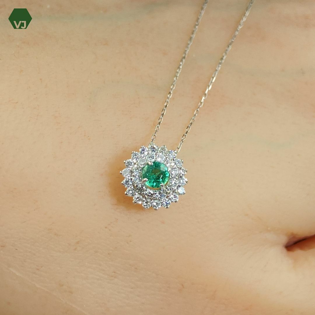 24-54】 【新品】エメラルドダイヤネックレスE0.15ctD0.25ct 24-54】 【新品】エメラルドダイヤネックレスE0.15ctD0.25ct