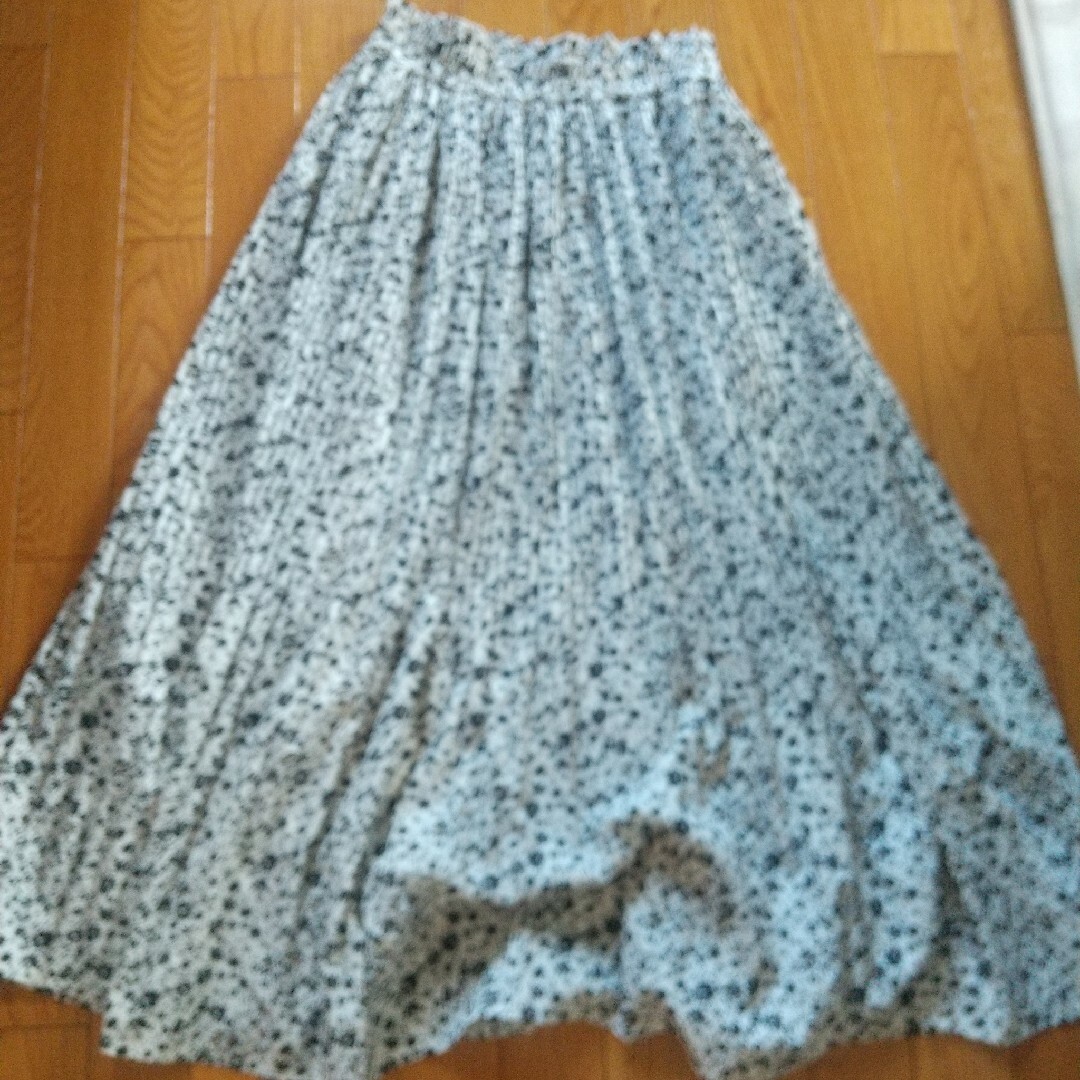 しまむら(シマムラ)のしまむら 花柄プリーツロングスカート レディースのスカート(ロングスカート)の商品写真