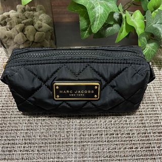 マークジェイコブス(MARC JACOBS)のMARC JACOBS マークジェイコブス ポーチ 小 ブラック キルティング(ポーチ)