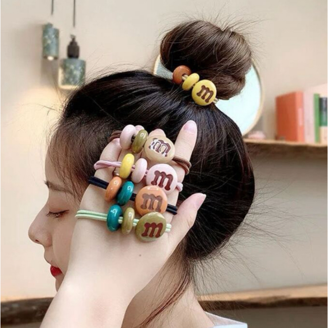 新品 ヘアゴム ゴムバンドMデザイン 4個セット レディースのヘアアクセサリー(ヘアゴム/シュシュ)の商品写真