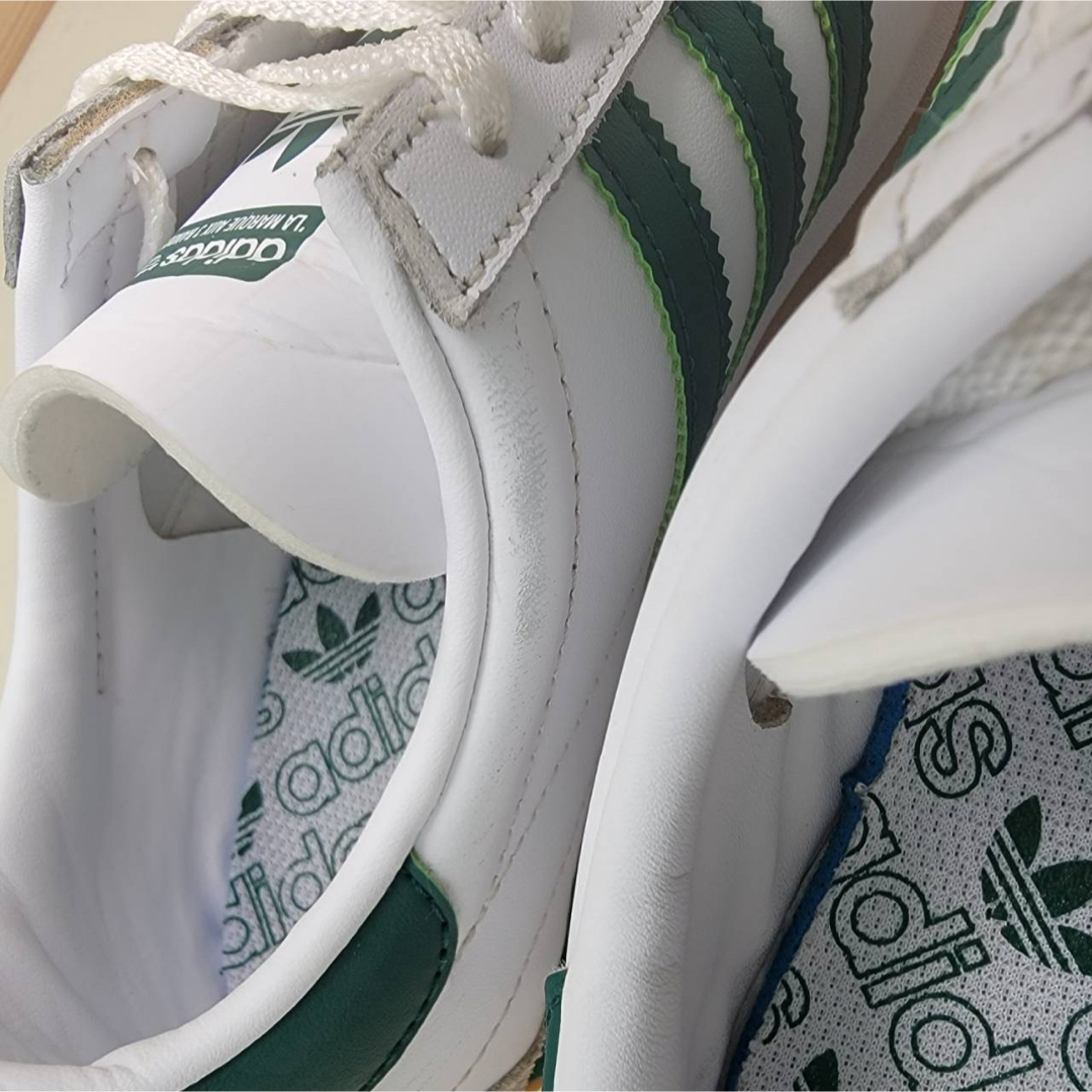 adidas(アディダス)のアディダス オリジナルス カントリー ホワイト/グリーン 23.5cm レディースの靴/シューズ(スニーカー)の商品写真