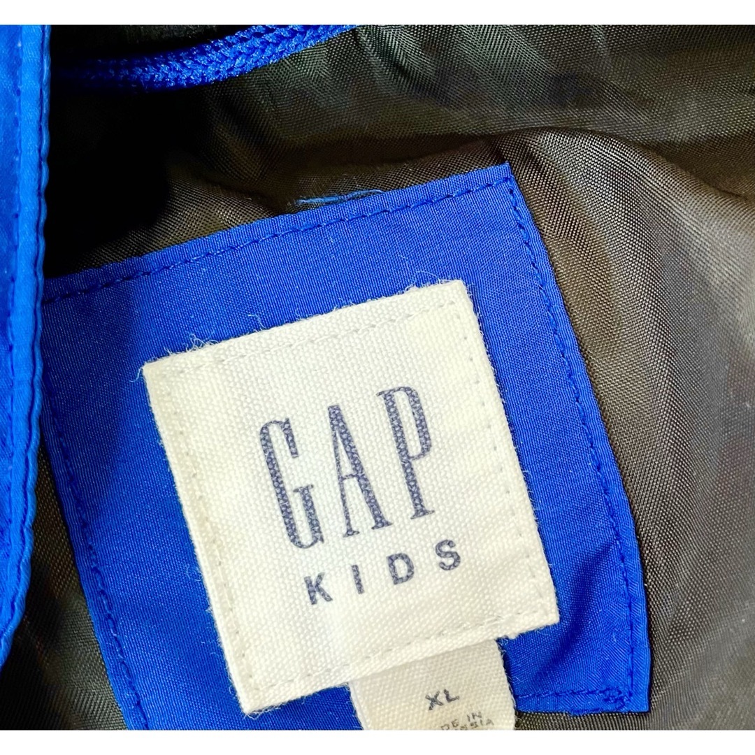 GAP Kids(ギャップキッズ)のGAP 鮮やかブルーのダウンジャケット キッズ/ベビー/マタニティのキッズ服男の子用(90cm~)(ジャケット/上着)の商品写真