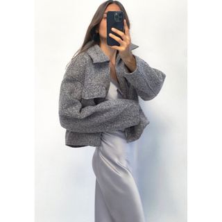 ザラ(ZARA)のブークレクロップドジャケット(ZARA正規品)(ノーカラージャケット)