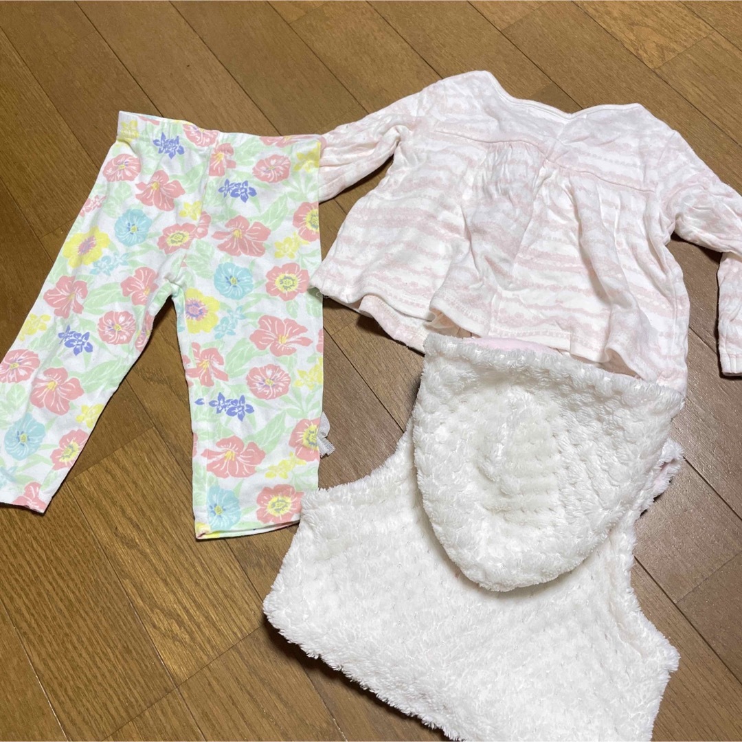 babyGAP(ベビーギャップ)の70cm まとめうり　女の子　ロンパース  ベスト　カーディガン キッズ/ベビー/マタニティのベビー服(~85cm)(ロンパース)の商品写真