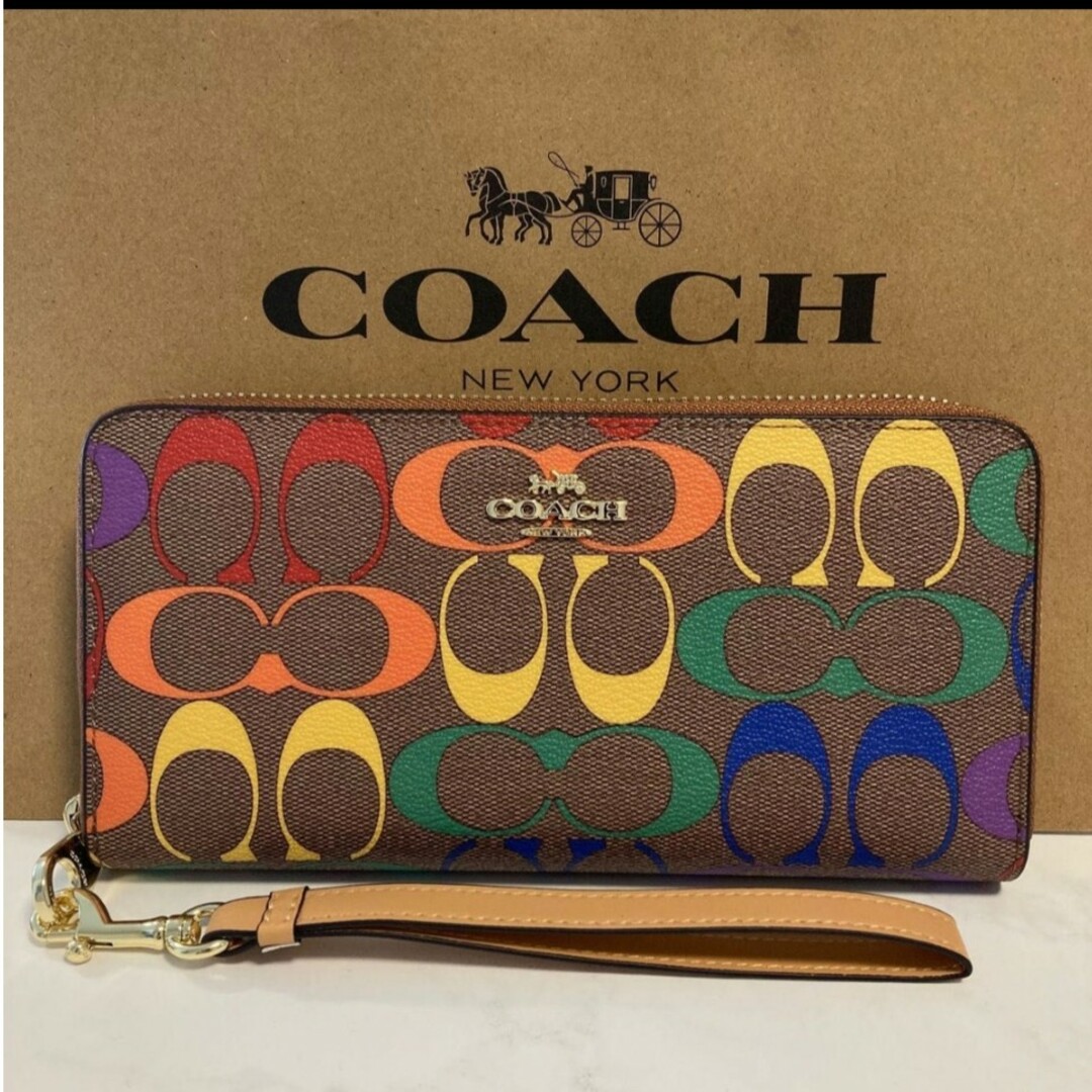 財布新品　COACH　長財布　ラウンドファスナー　ベージュ　シグネチャー　小銭入れ有