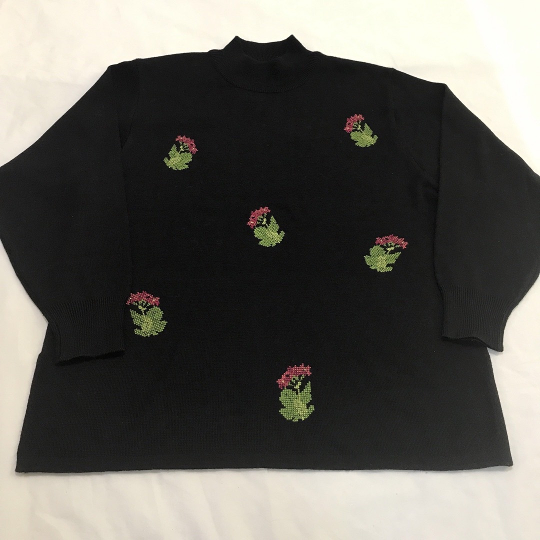 レトロ  ハイネックセーター 黒　フラワー 花刺繍 ボタニカル ゆったり F レディースのトップス(ニット/セーター)の商品写真