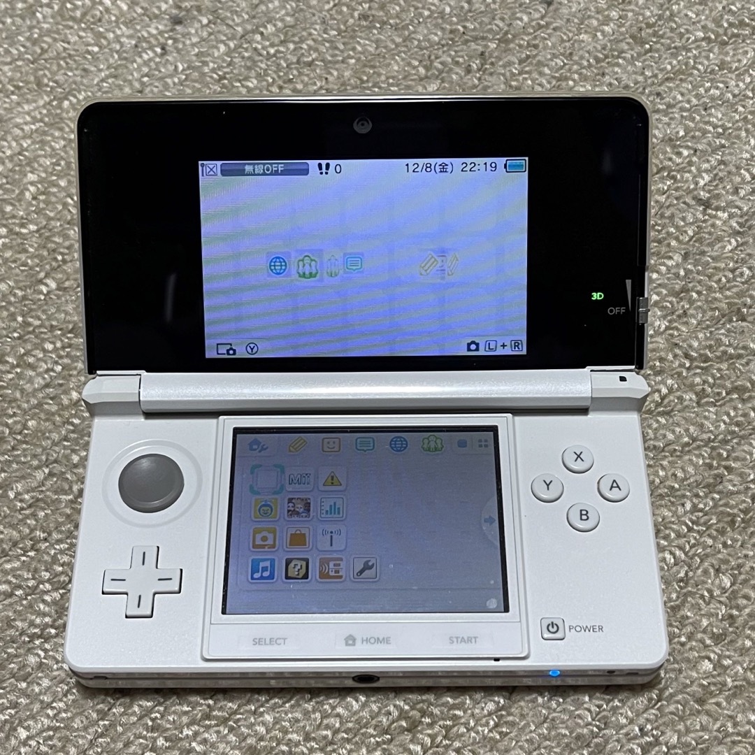 ニンテンドー3DS(ニンテンドー3DS)のNINTEND ３ＤＳ　本体（白）、ソフト11本セット エンタメ/ホビーのゲームソフト/ゲーム機本体(携帯用ゲーム機本体)の商品写真