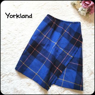 ヨークランド(Yorkland)のヨークランド●フリンジ♪美品ツイード素材タータンチェック柄ラップ風ヘム裾スカート(ひざ丈スカート)