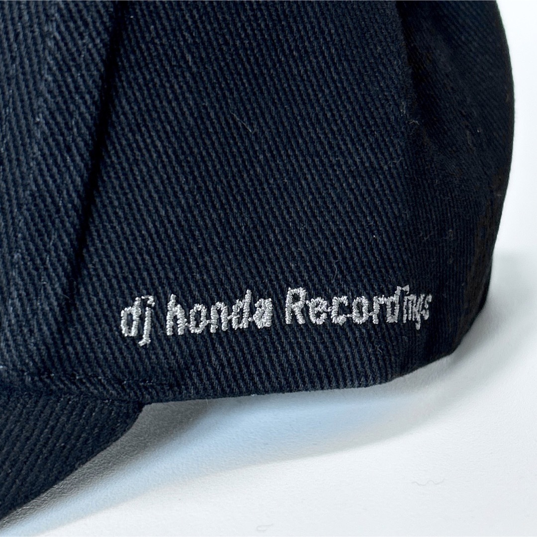 dj honda(ディージェイホンダ)の新品・未使用　djhonda ディージェイホンダ　ロゴ刺繍　キャップ　帽子 メンズの帽子(キャップ)の商品写真