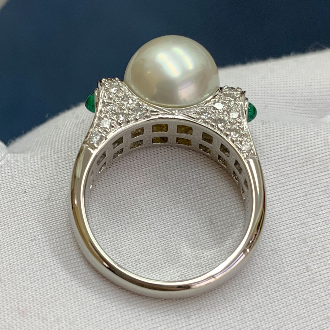 Pt900 白蝶真珠　約10.7mm ダイヤモンド　0.70 エメラルド　リング レディースのアクセサリー(リング(指輪))の商品写真