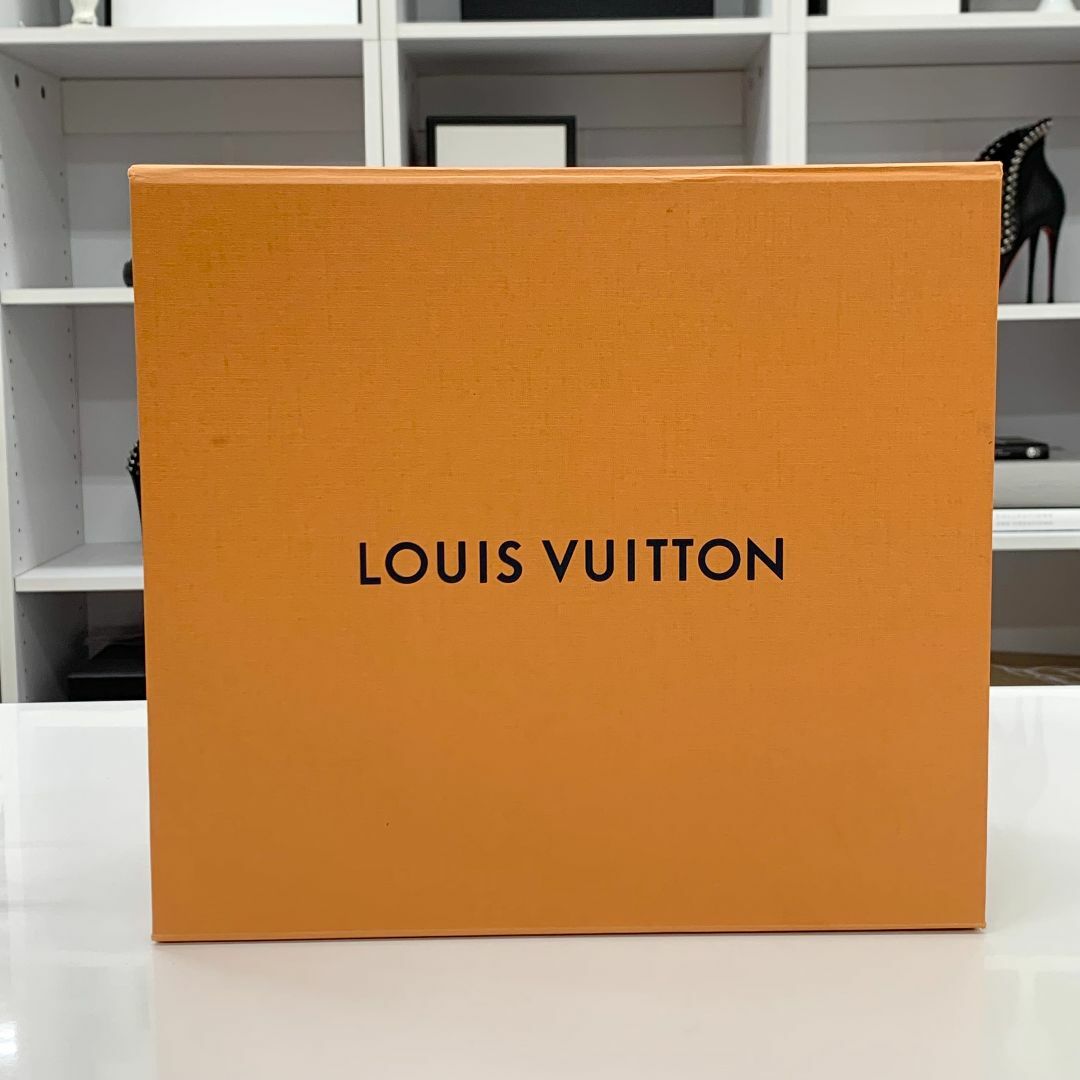 LOUIS VUITTON(ルイヴィトン)の8284 ヴィトン バケットハット モノグラム レイン リバーシブル ナイロン レディースの帽子(ハット)の商品写真