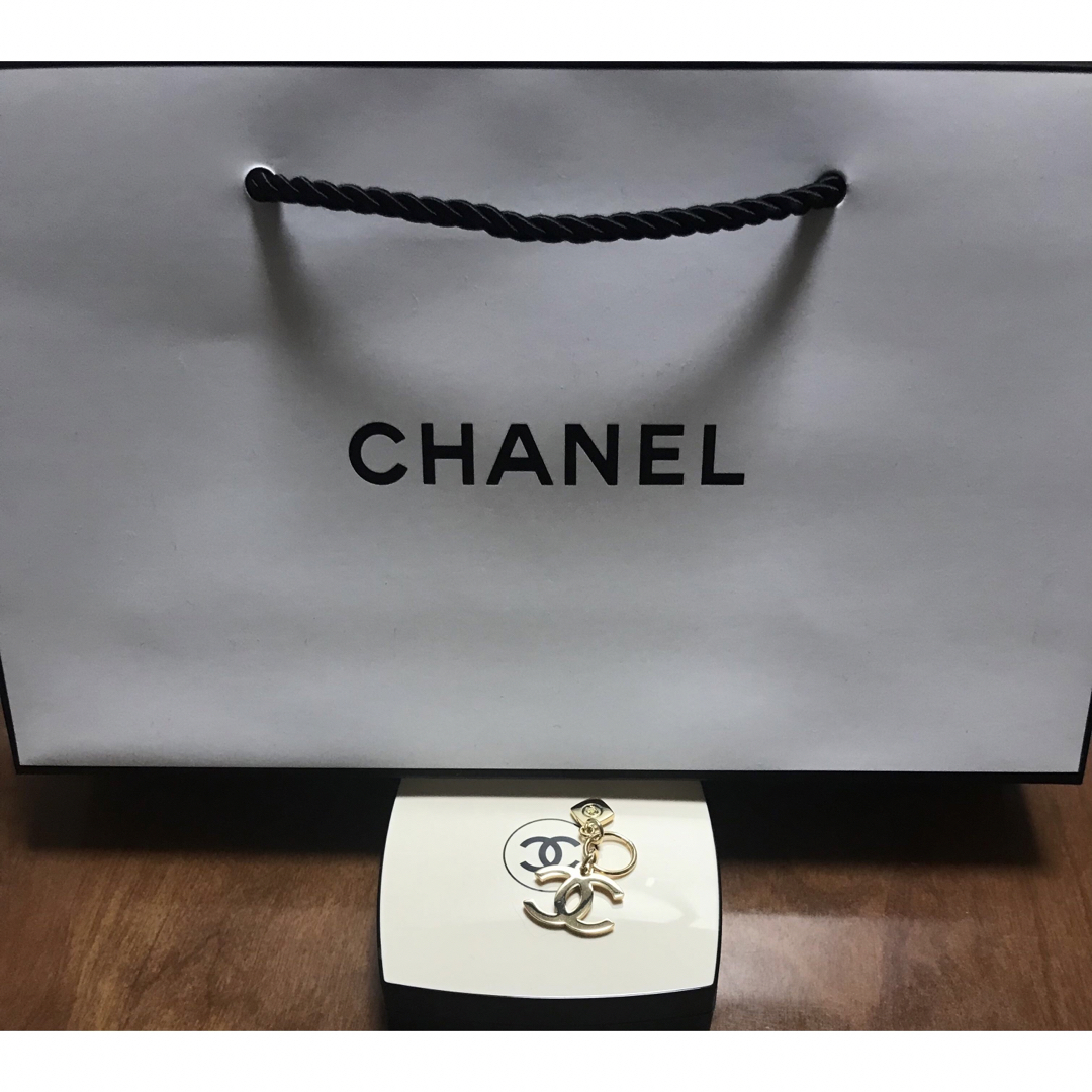 CHANEL(シャネル)のシャネル　ノベルティ　チャーム　ショッパー レディースのバッグ(ショップ袋)の商品写真