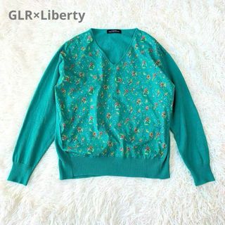 ユナイテッドアローズグリーンレーベルリラクシング(UNITED ARROWS green label relaxing)のGLR リバティコラボ 花柄Vネックニット コットン グリーン(ニット/セーター)