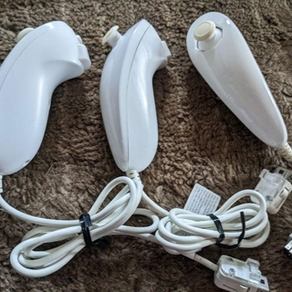 ウィー(Wii)のリモコンプラス　ニンテンドー　Wii ヌンチャク白　Wiiリモコン　動作品(その他)
