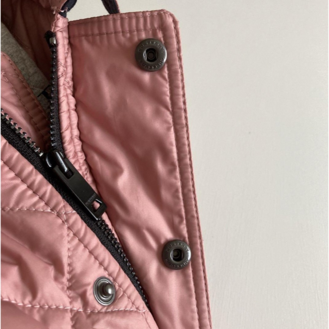 BURBERRY(バーバリー)の新品！バーバリー　中綿　キルティング　ジャケット　コート　アウター　ピンク　ロゴ キッズ/ベビー/マタニティのキッズ服女の子用(90cm~)(ジャケット/上着)の商品写真