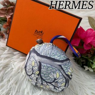 HERMES エルメス 新品未使用 グレー オーナメント キーホルダー 箱付き