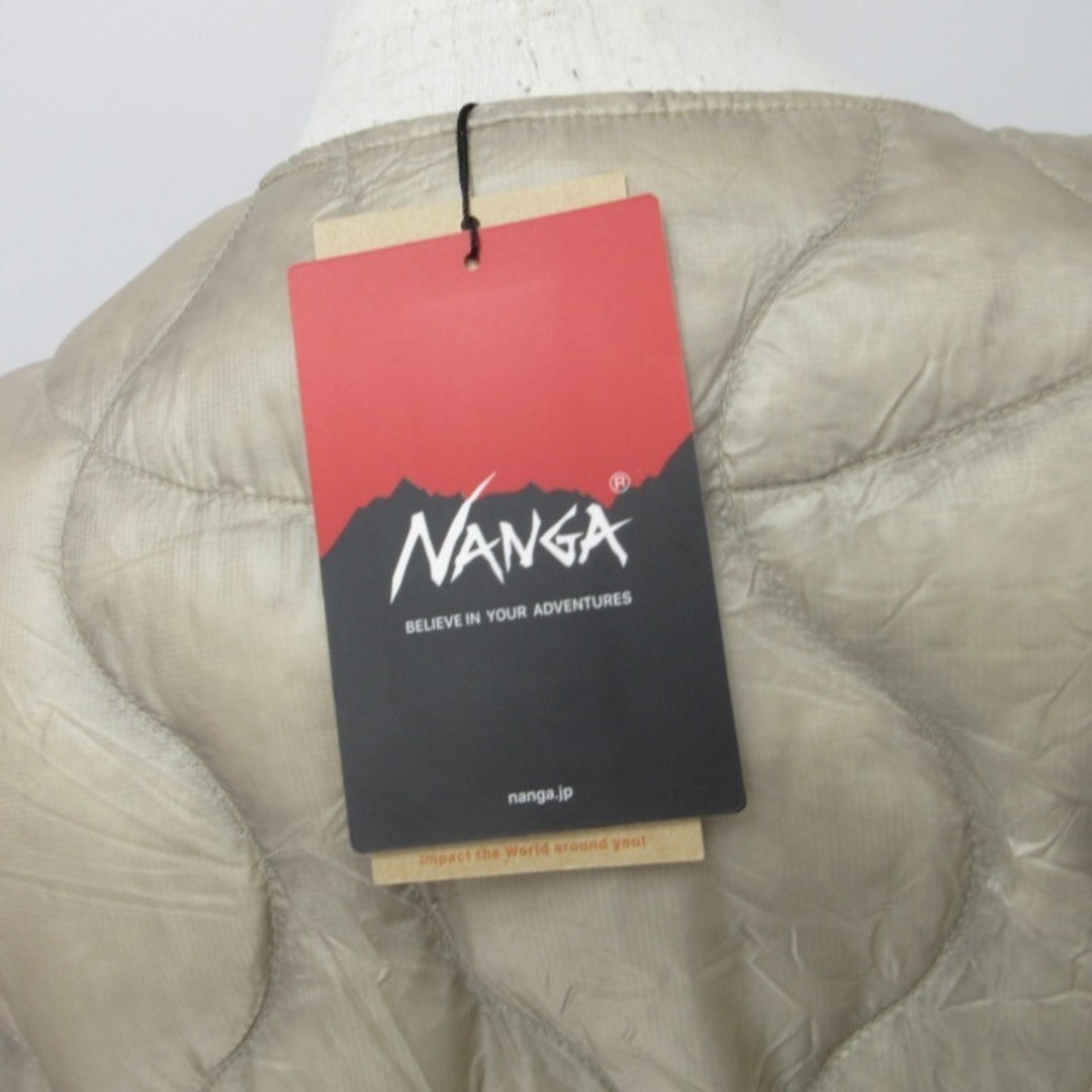 NANGA(ナンガ)のナンガ タグ付 オニオンキルト キルティングコート ノーカラーダウンコート M レディースのジャケット/アウター(ダウンコート)の商品写真