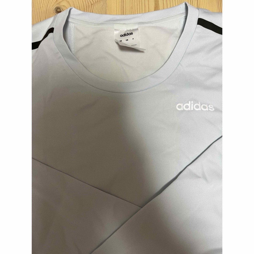 adidas(アディダス)のアディダス　Tシャツ　レディース レディースのトップス(Tシャツ(半袖/袖なし))の商品写真