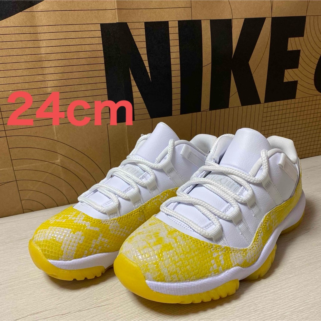 靴/シューズ24cm WMNS AIR JORDAN 11 RETRO LOW