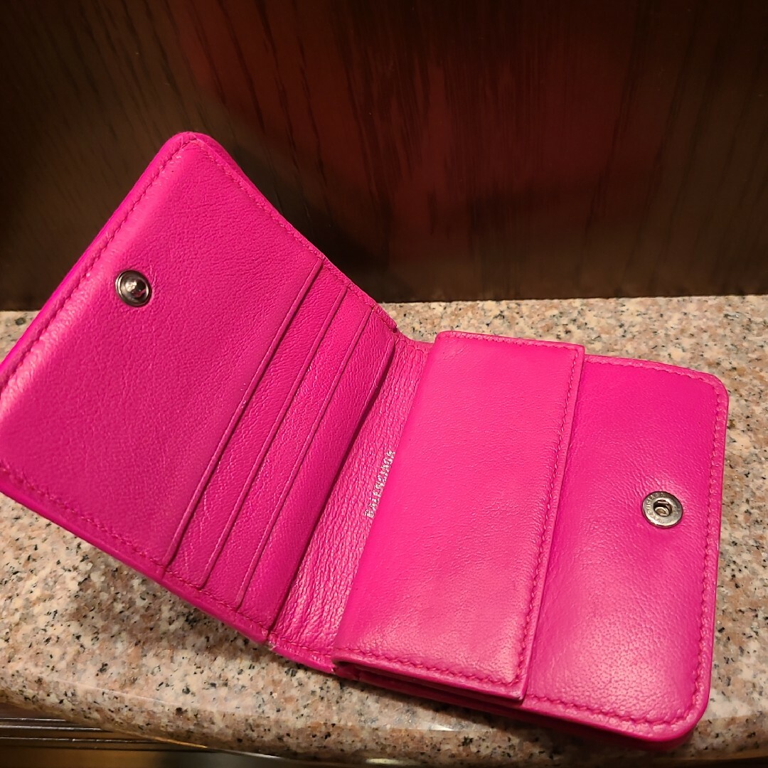Balenciaga(バレンシアガ)の希少品　BALENCIAGA　ミニウォレット　2つ折り財布　ミニ財布　ピンク レディースのファッション小物(財布)の商品写真