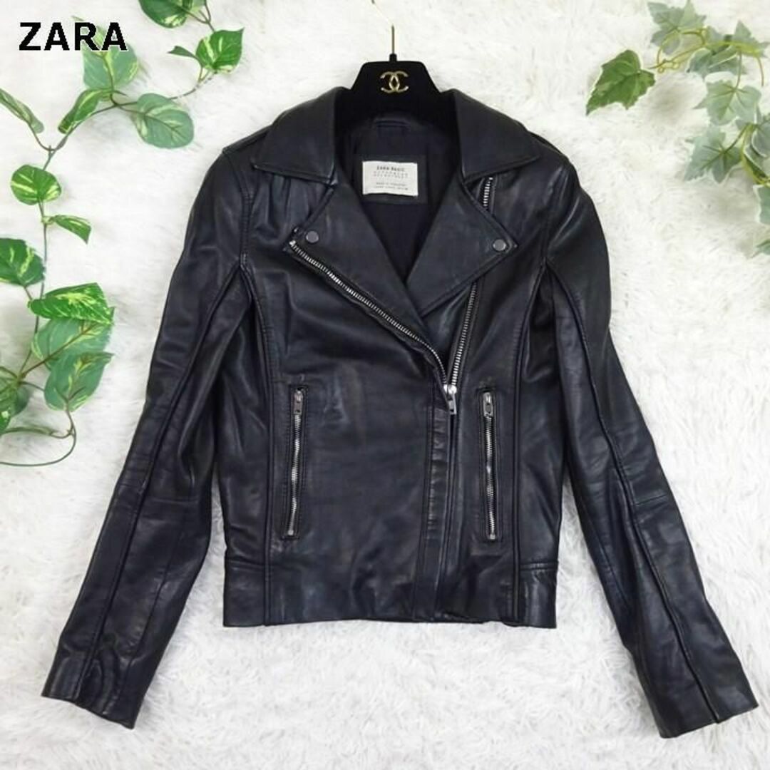 ZARA(ザラ)のザラ　ダブルライダース　レザージャケット　S　ラムレザー　サイドジップ　黒 レディースのジャケット/アウター(ライダースジャケット)の商品写真