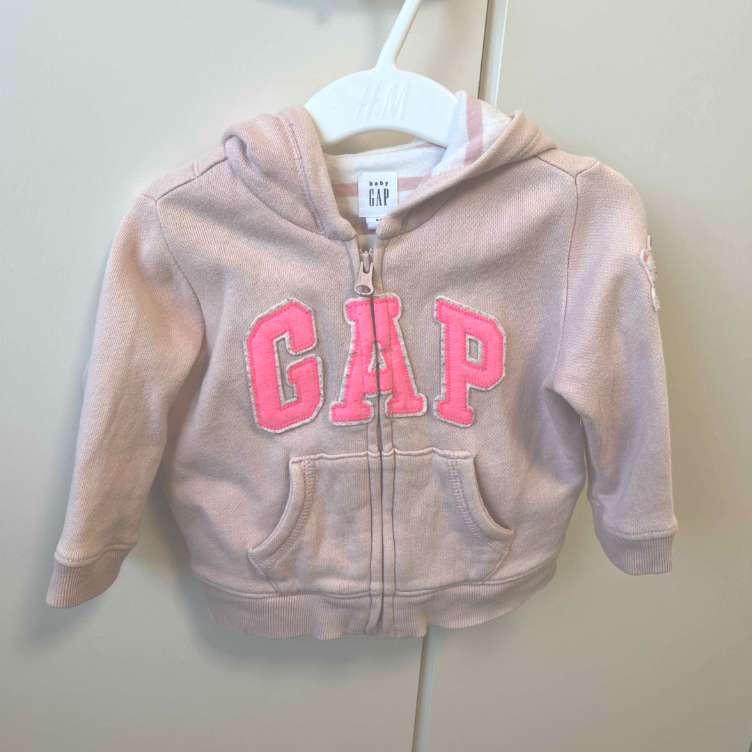 GAP Kids(ギャップキッズ)のGAP kids✳︎クマ耳パーカー🐻 キッズ/ベビー/マタニティのベビー服(~85cm)(ジャケット/コート)の商品写真