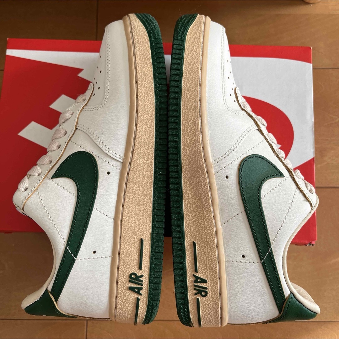 NIKE(ナイキ)のNIKE ナイキ　エアフォース1 モスリン　22.5㎝　AIR FORCE1 レディースの靴/シューズ(スニーカー)の商品写真