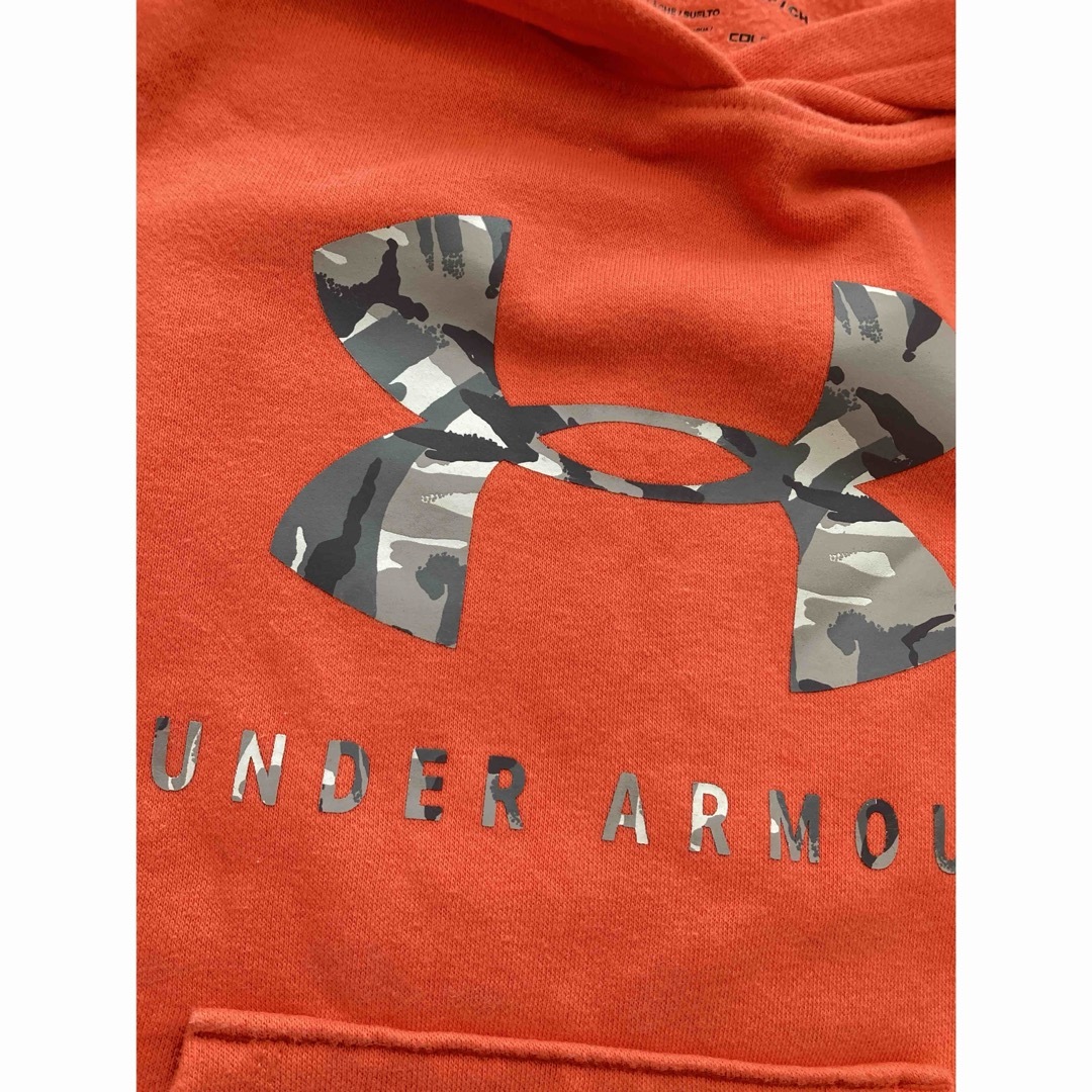 UNDER ARMOUR(アンダーアーマー)のアンダーアーマー　パーカー キッズ/ベビー/マタニティのキッズ服女の子用(90cm~)(Tシャツ/カットソー)の商品写真