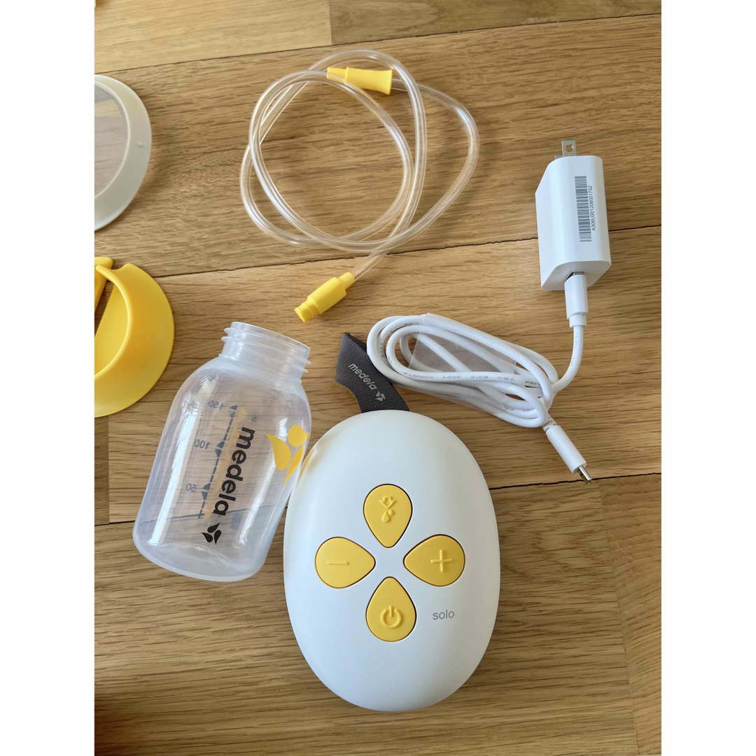 medela(メデラ)のメデラ　medela ソロ電動さく乳機　solo シングル電動さく乳器　搾乳機 キッズ/ベビー/マタニティの授乳/お食事用品(その他)の商品写真