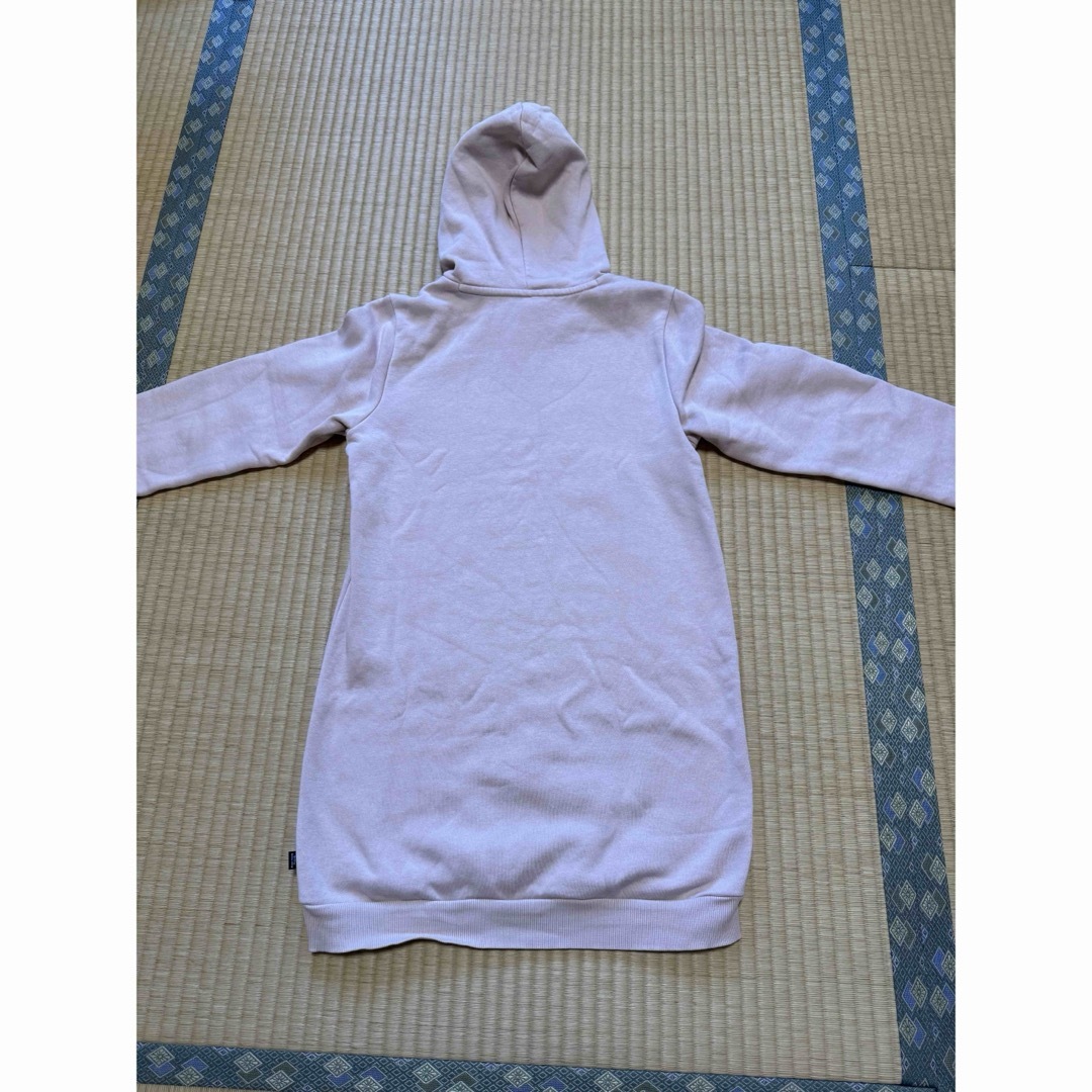 PUMA(プーマ)のPUMA  パーカーワンピ　女の子 キッズ/ベビー/マタニティのキッズ服女の子用(90cm~)(ワンピース)の商品写真