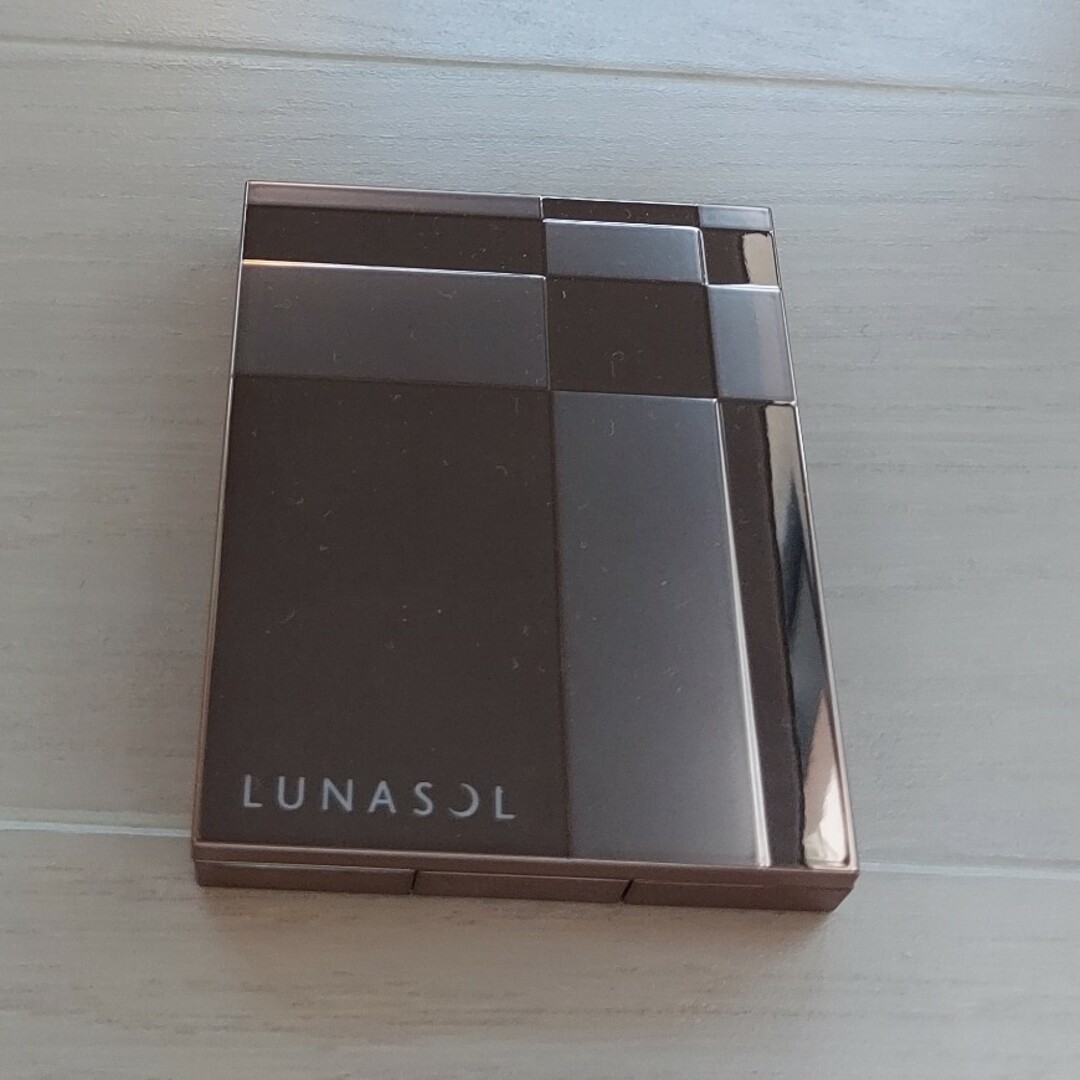 LUNASOL(ルナソル)の【LUNASOL】新品・箱なし、アイシャドウ コスメ/美容のベースメイク/化粧品(アイシャドウ)の商品写真