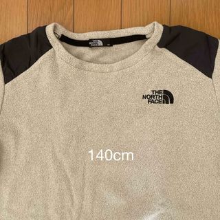 ザノースフェイス(THE NORTH FACE)のTHE NORTH FACE 140 フリース長袖　ベージュ　ノースフェイス(Tシャツ/カットソー)