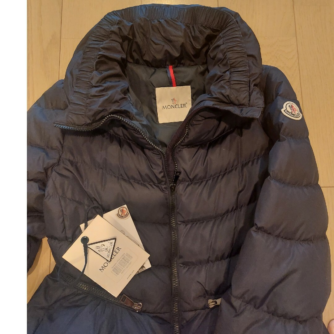 MONCLER(モンクレール)の美品 モンクレール ミリエロン Mサイズ サイズ1 レディースのジャケット/アウター(ダウンコート)の商品写真