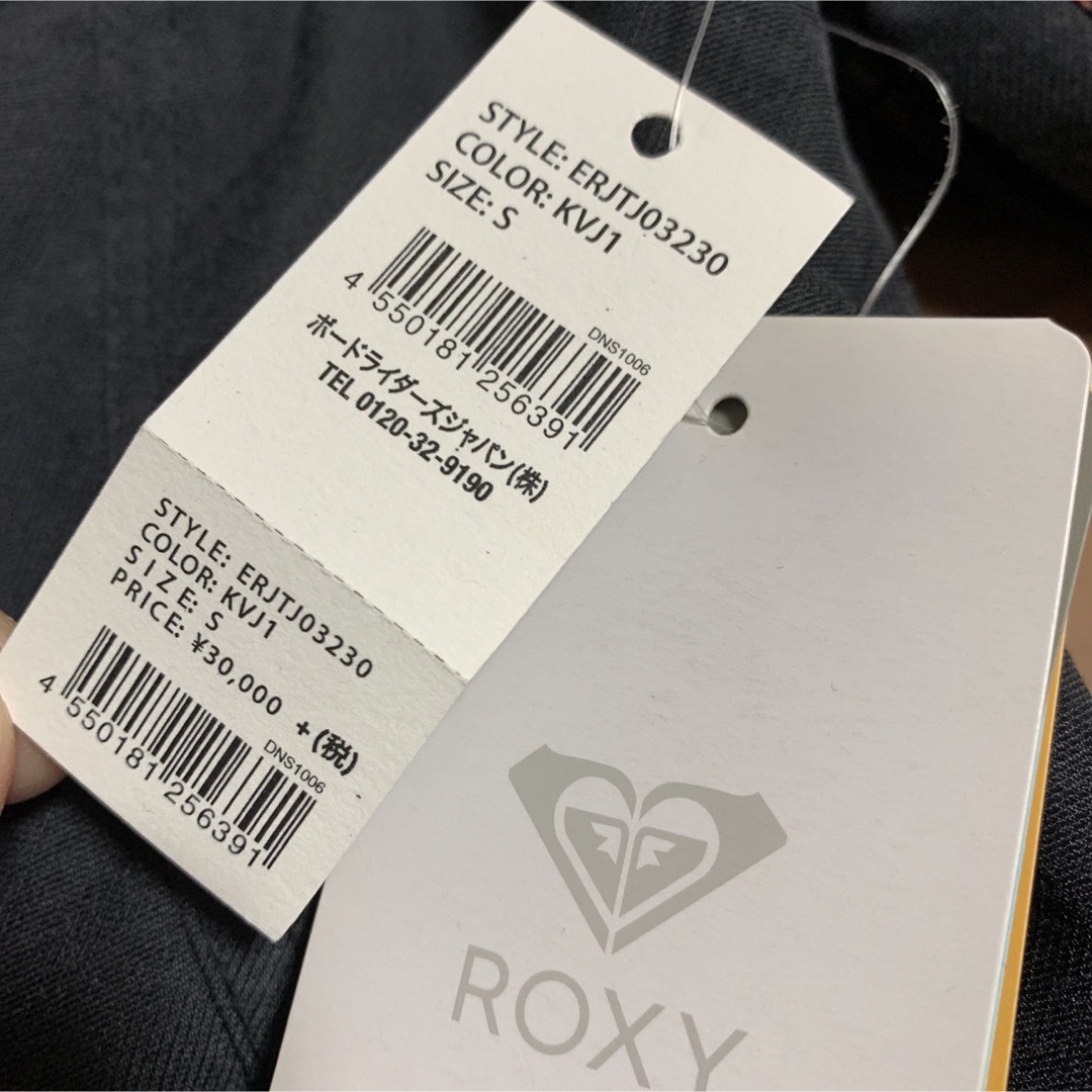 Roxy(ロキシー)のロキシー　ROXY スノボウェア　スキーウェア　防寒　上　新品 スポーツ/アウトドアのスノーボード(ウエア/装備)の商品写真