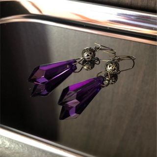 ハンドメイド【ピアス】ドロップ(紫)(ピアス)