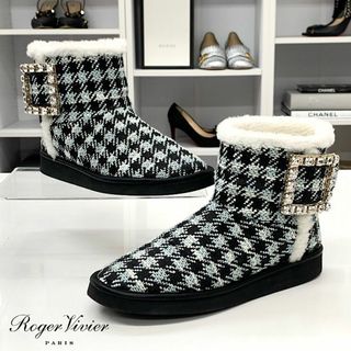 ロジェヴィヴィエ(ROGER VIVIER)の8383 ロジェヴィヴィエ ファブリック ビジュー 千鳥格子 ショートブーツ(ブーツ)