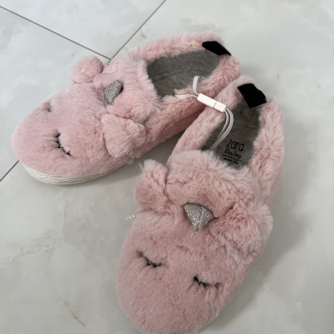 ZARA KIDS(ザラキッズ)のZARA babyシューズ キッズ/ベビー/マタニティのベビー靴/シューズ(~14cm)(スニーカー)の商品写真