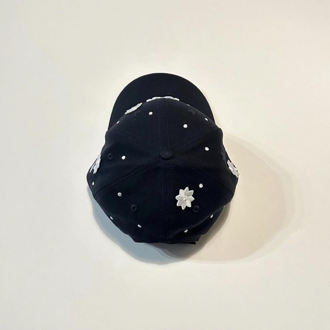 1LDK SELECT(ワンエルディーケーセレクト)の【数量限定品】Nickgear Dot Flower Cap Nee Era メンズの帽子(キャップ)の商品写真