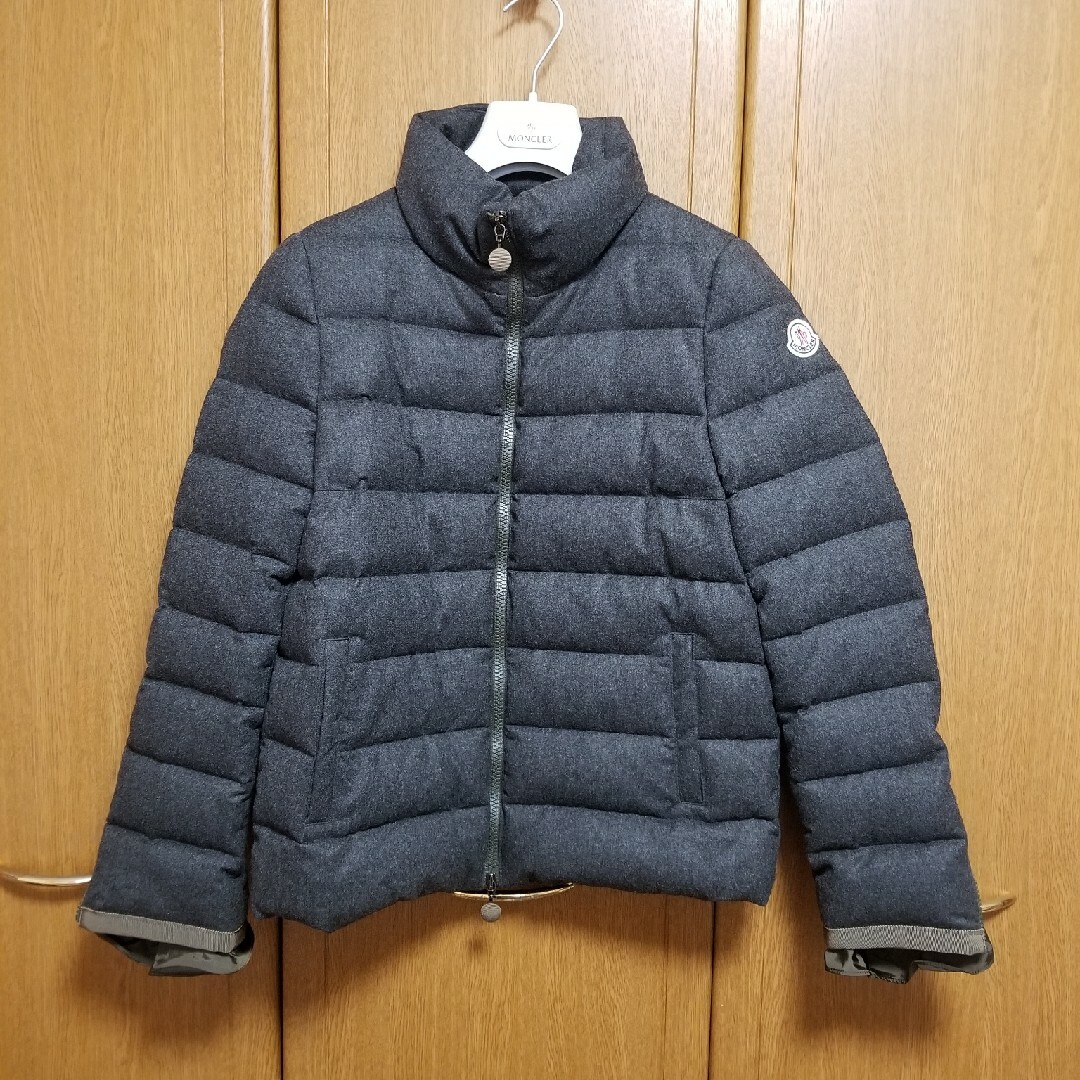 MONCLER(モンクレール)の⭐モンクレール S　　袖フリルダウンジャケット⭐ レディースのジャケット/アウター(ダウンジャケット)の商品写真