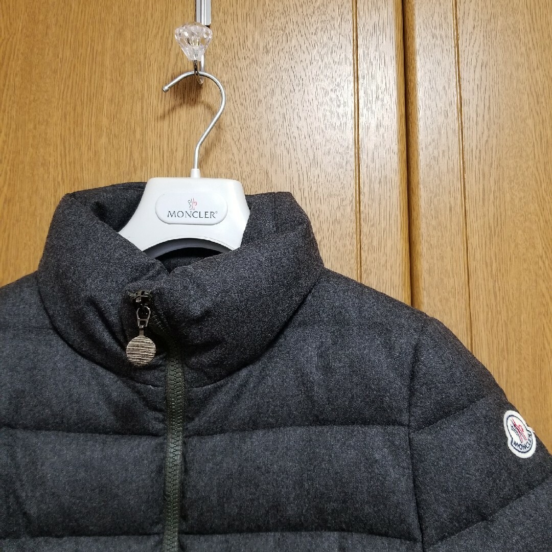 MONCLER(モンクレール)の⭐モンクレール S　　袖フリルダウンジャケット⭐ レディースのジャケット/アウター(ダウンジャケット)の商品写真