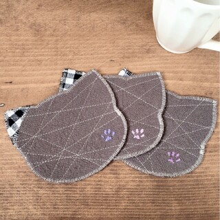 C16. 猫足刺繍コースター　3枚セット(キッチン小物)