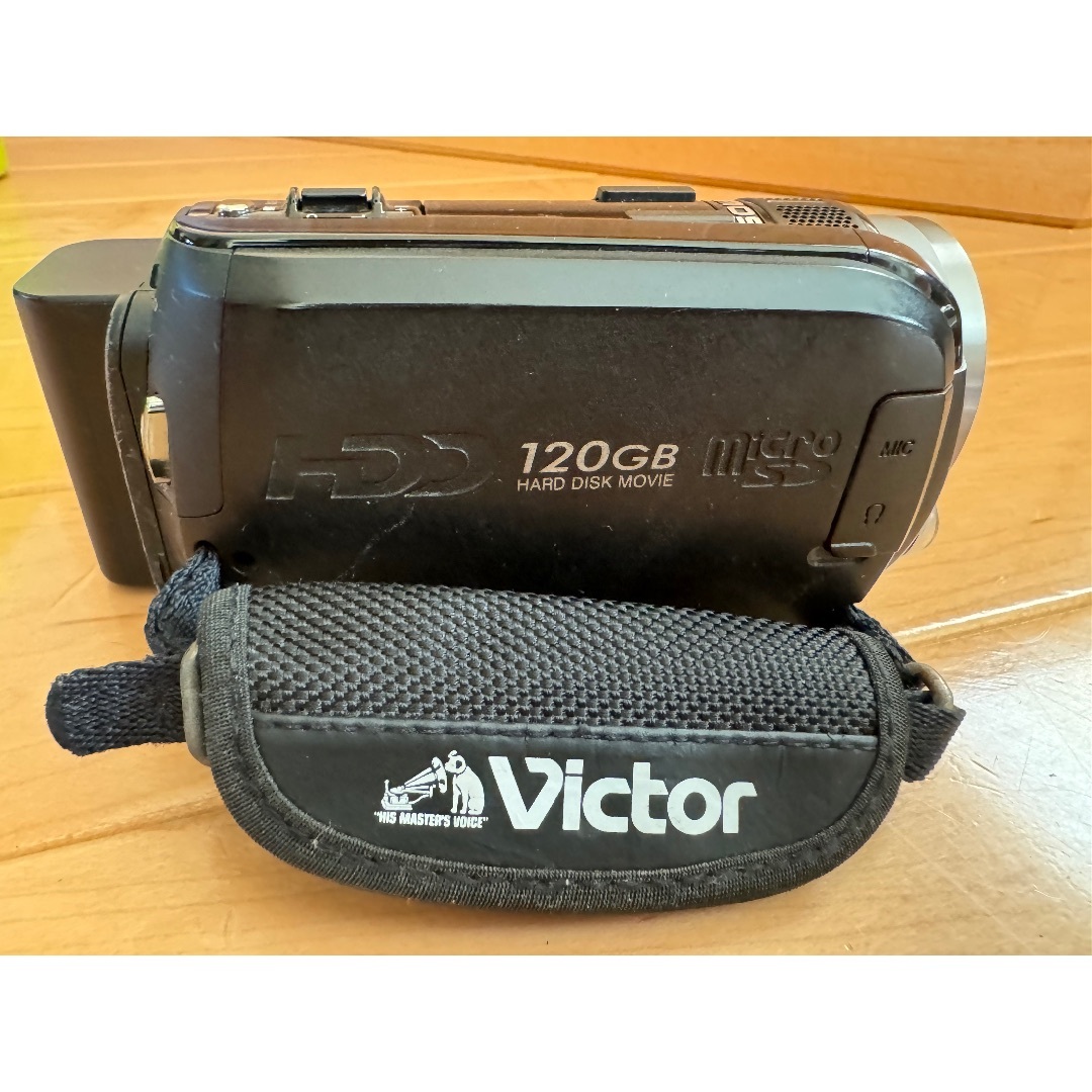 Victor(ビクター)のビクターJVC GZ-HD40 120GB フルハイビジョンビデオカメラ スマホ/家電/カメラのカメラ(ビデオカメラ)の商品写真