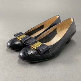 サルヴァトーレフェラガモ(Salvatore Ferragamo)の1L9 イタリア製 Salvatore Ferragamo サルヴァトーレ フェラガモ パンプス 7 ブラック ヒールパンプス リボン(ハイヒール/パンプス)