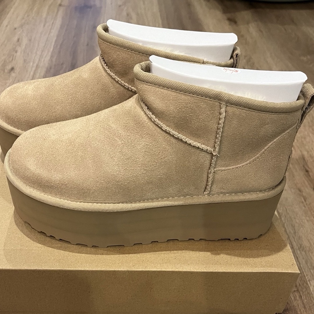 UGG限定色完売品アグCLASSIC ULTRA MINI  NEW COLOR