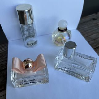 ディオール(Dior)の香水ビンミニ　4つセット(ボトル・ケース・携帯小物)